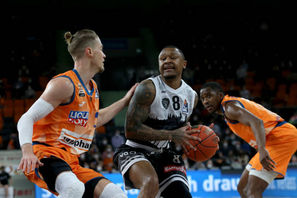 胜利往往被 胜利往往被