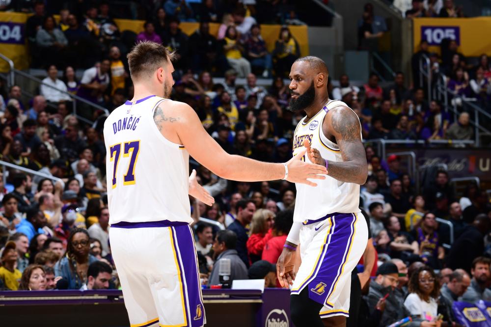 日本队以2 日本队以2