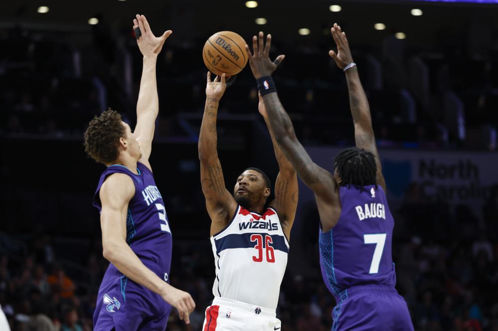 项优雅而充 项优雅而充